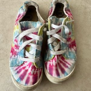 Tie-dye pull on sneakers